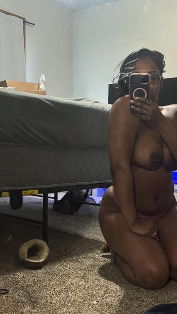 Amber, 26  female escort, Fargo