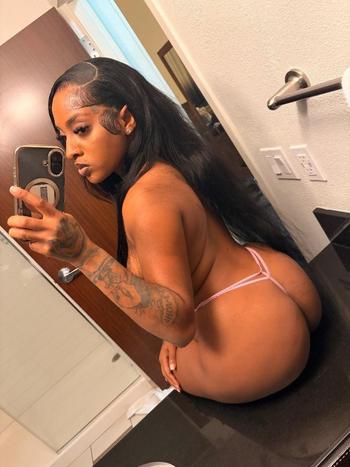 Honey, 25  female escort, Fargo