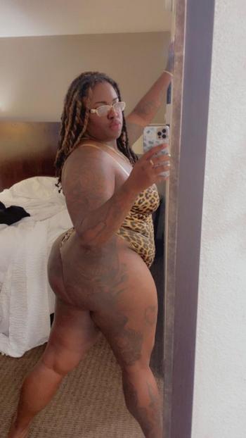 Diamond, 26  female escort, Fargo