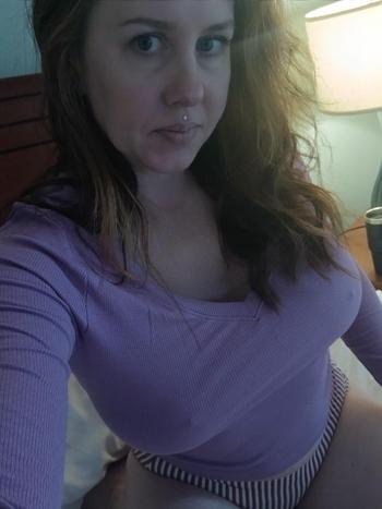 Satin Silk , 34  female escort, Fargo