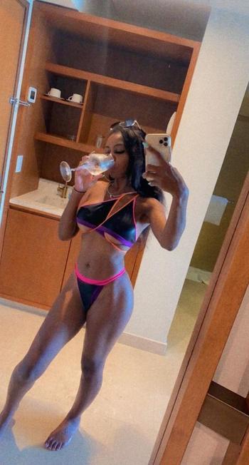 Phoebe, 26  female escort, Fargo