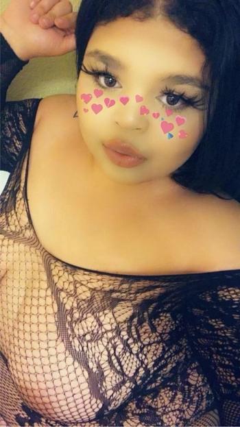 Bella, 24  female escort, Fargo