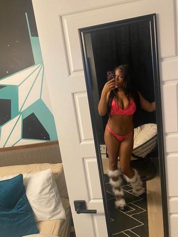 Amari, 21  female escort, Fargo